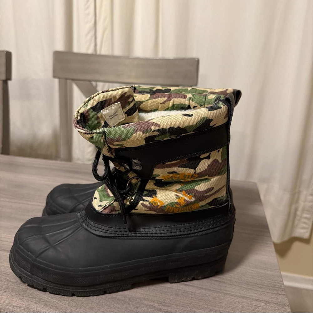 Western Chief Black and Camouflage Winter Boots Size 6